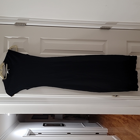 Reformation Dresses & Skirts - Reformation Bodycon with Slit